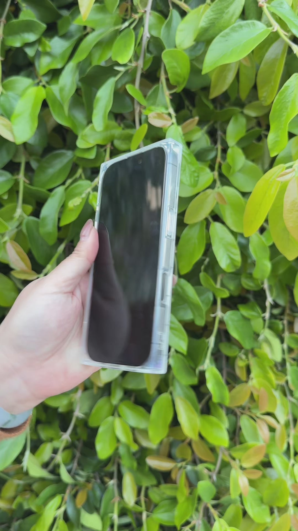 Iridescent Phone Case (iPhone 17)